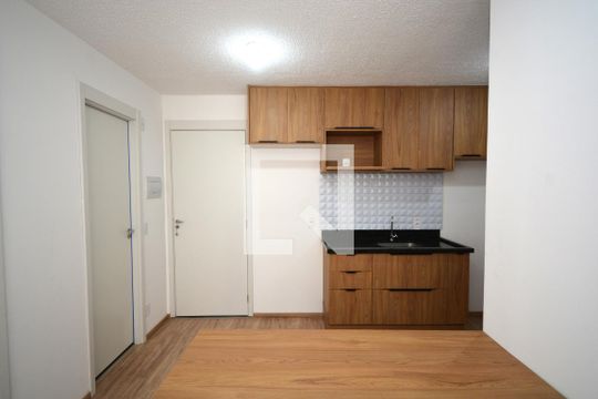 Cozinha de apartamento para alugar com 2 quartos, 34m² em Socorro, São Paulo