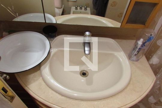 Banheiro de apartamento para alugar com 2 quartos, 77m² em Vila Andrade, São Paulo