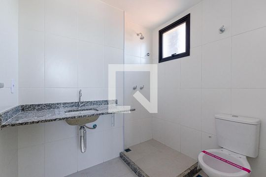 Banheiro de kitnet/studio à venda com 1 quarto, 39m² em Ingá, Niterói