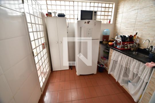Cozinha de casa para alugar com 3 quartos, 200m² em Jardim Chapadão, Campinas