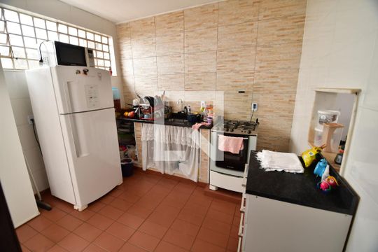 Cozinha de casa para alugar com 3 quartos, 200m² em Jardim Chapadão, Campinas