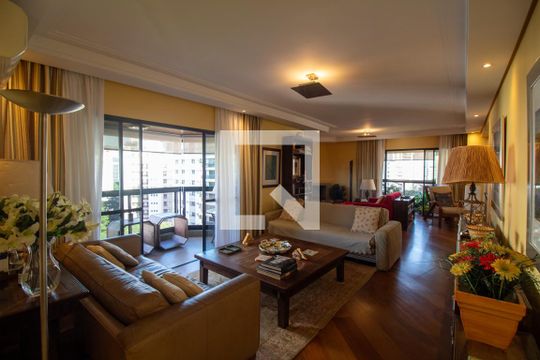 Apartamento à venda com 4 quartos, 205m² em Campo Belo, São Paulo