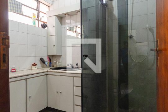 Banheiro de casa à venda com 3 quartos, 140m² em Jardim Peri, São Paulo