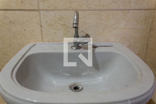 Banheiro da Área comum de casa à venda com 4 quartos, 365m² em Jardim Petroni, São Bernardo do Campo