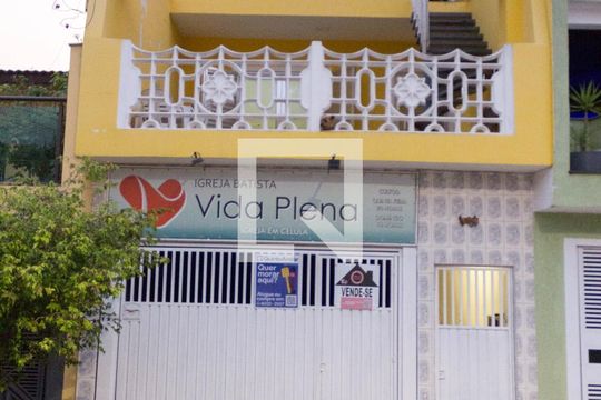 Fachada de casa à venda com 4 quartos, 365m² em Jardim Petroni, São Bernardo do Campo