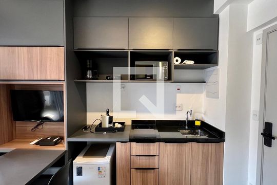 Cozinha de kitnet/studio à venda com 1 quarto, 21m² em Jardim Paulista, São Paulo