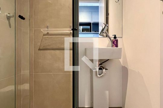 Banheiro de kitnet/studio à venda com 1 quarto, 21m² em Jardim Paulista, São Paulo