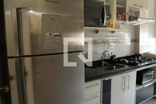 Cozinha de apartamento à venda com 3 quartos, 56m² em Paraisópolis, São Paulo