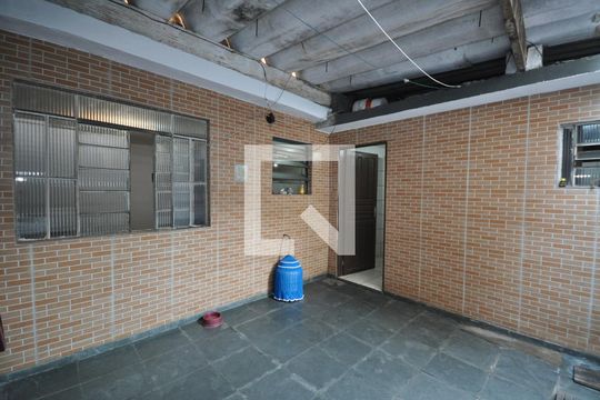 Quintal de casa à venda com 3 quartos, 120m² em Vila Medeiros, São Paulo
