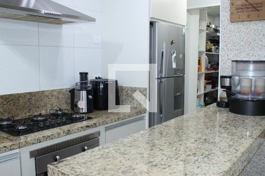 Cozinha de casa à venda com 3 quartos, 200m² em Parque Residencial Oratorio, São Paulo