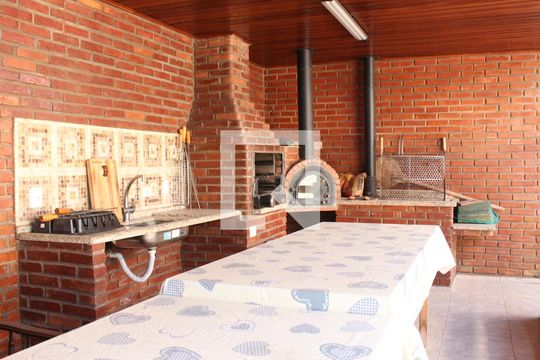 Área comum de casa à venda com 3 quartos, 200m² em Parque Residencial Oratorio, São Paulo