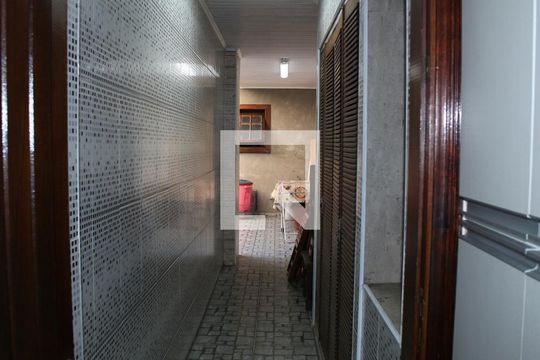 Corredor de casa à venda com 3 quartos, 200m² em Parque Residencial Oratorio, São Paulo