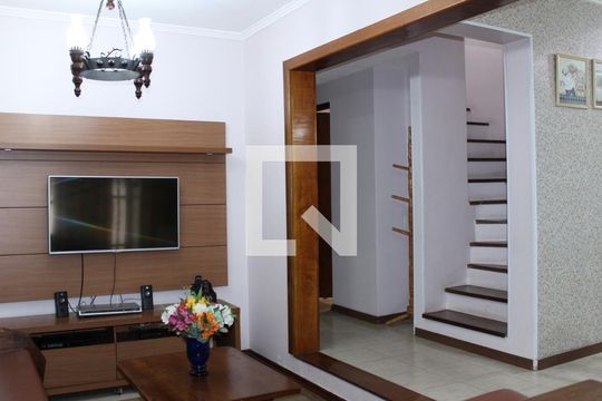 Sala de casa à venda com 3 quartos, 200m² em Parque Residencial Oratorio, São Paulo