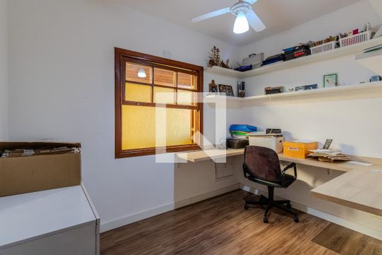 Quarto 1 de casa para alugar com 3 quartos, 180m² em Vila Suzana, São Paulo