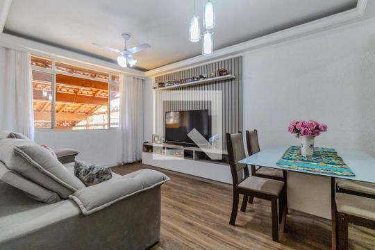 Casa para alugar com 3 quartos, 180m² em Vila Suzana, São Paulo