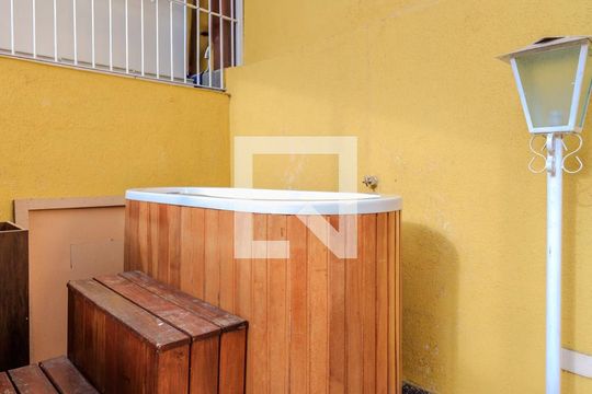 Área comum de casa para alugar com 3 quartos, 180m² em Vila Suzana, São Paulo
