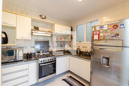 Cozinha de casa de condomínio à venda com 3 quartos, 145m² em São Francisco, Niterói