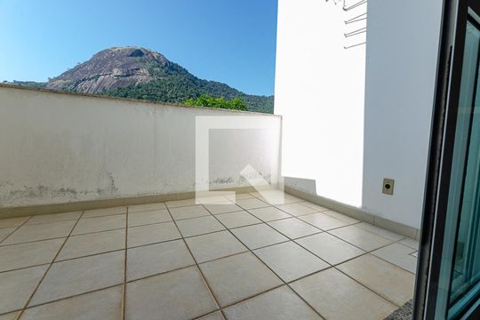 Sacada Suíte 3 de casa de condomínio à venda com 3 quartos, 145m² em São Francisco, Niterói
