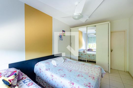 Suíte de casa de condomínio à venda com 3 quartos, 145m² em São Francisco, Niterói