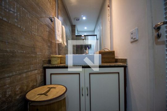 Banheiro da Suíte de apartamento para alugar com 3 quartos, 119m² em Recreio dos Bandeirantes, Rio de Janeiro