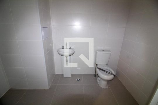 Banheiro  de kitnet/studio à venda com 1 quarto, 25m² em Jardim das Acacias, São Paulo