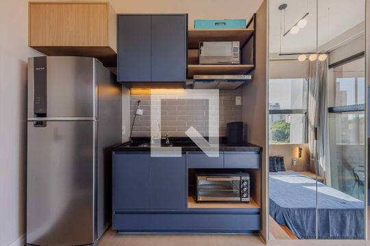 Cozinha de kitnet/studio para alugar com 1 quarto, 27m² em Pinheiros, São Paulo