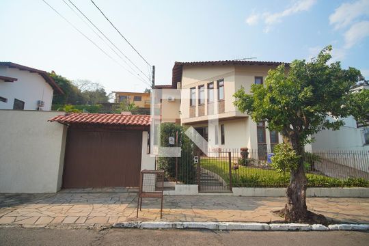 Fachada de casa à venda com 4 quartos, 325m² em Jardim Maua, Novo Hamburgo