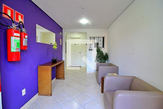 Hall de entrada de apartamento para alugar com 2 quartos, 47m² em Jardim Utinga, Santo André