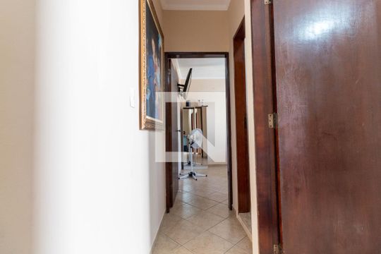 Corredor - Casa 2 de casa à venda com 3 quartos, 700m² em Vila Mesquita, São Paulo