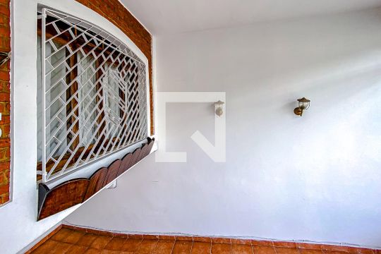 Garagem de casa à venda com 2 quartos, 170m² em Vila Bertioga, São Paulo