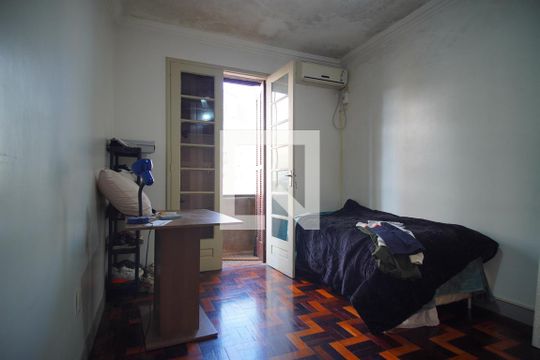 Quarto 1 de apartamento à venda com 2 quartos, 72m² em Petrópolis, Porto Alegre