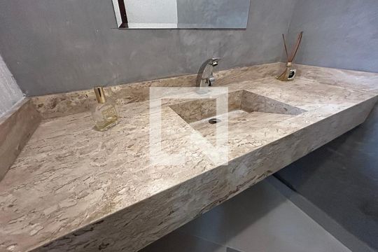 Lavabo de casa à venda com 4 quartos, 170m² em Lapa, São Paulo