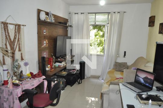 Sala de apartamento para alugar com 1 quarto, 38m² em Pilares, Rio de Janeiro