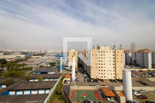 Vista Quarto 2 de apartamento à venda com 2 quartos, 50m² em Jardim Guairaca, São Paulo