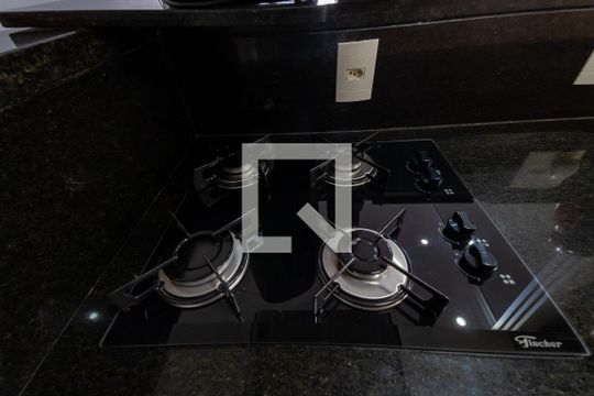 Cozinha de apartamento para alugar com 2 quartos, 50m² em Jardim Guairaca, São Paulo