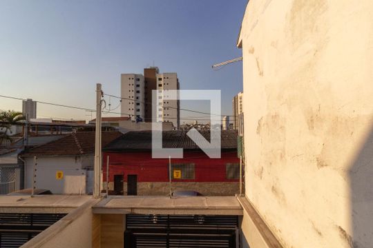 Vista da Suíte 1 de casa à venda com 2 quartos, 100m² em Vila Carrão, São Paulo