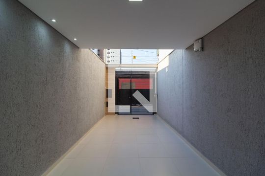 Garagem de casa à venda com 2 quartos, 100m² em Vila Carrão, São Paulo