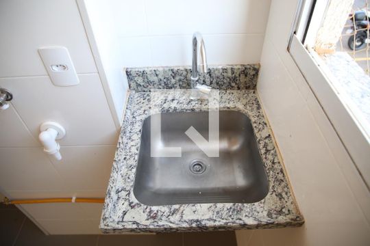 Área de Serviço de apartamento para alugar com 2 quartos, 46m² em Setor Faiçalville, Goiânia