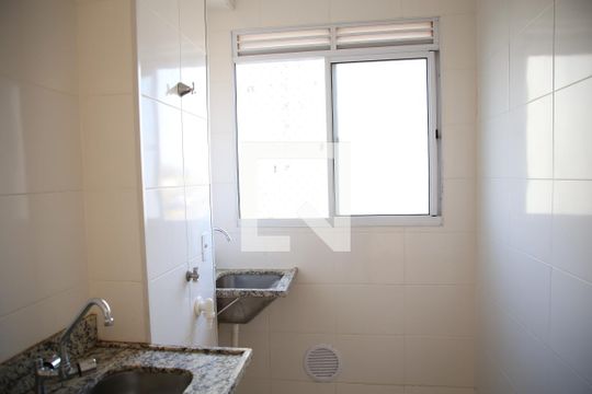 Cozinha de apartamento para alugar com 2 quartos, 46m² em Setor Faiçalville, Goiânia