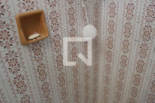 Banheiro de casa à venda com 2 quartos, 140m² em Olímpico, São Caetano do Sul