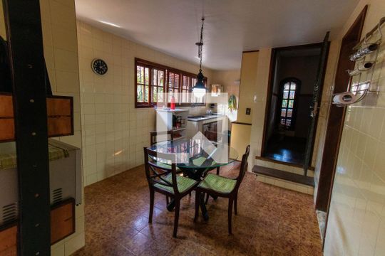 Cozinha de casa à venda com 3 quartos, 860m² em Vila Progresso, Niterói