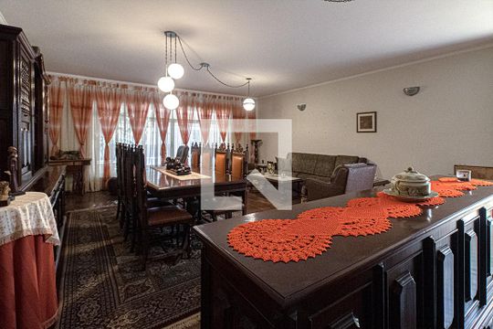 sala de casa para alugar com 4 quartos, 240m² em Vila Gumercindo, São Paulo