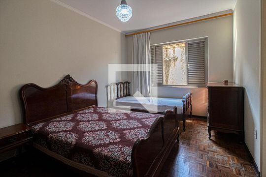 suíte1 de casa para alugar com 4 quartos, 240m² em Vila Gumercindo, São Paulo