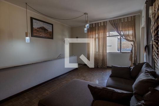 sala de vídeo de casa para alugar com 4 quartos, 240m² em Vila Gumercindo, São Paulo