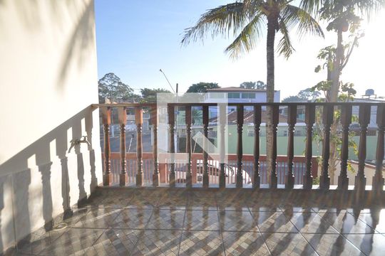 Sacada da Suite 1 de casa para alugar com 4 quartos, 360m² em Jardim Guanca, São Paulo