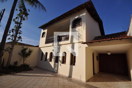 Quintal de casa para alugar com 4 quartos, 360m² em Jardim Guanca, São Paulo