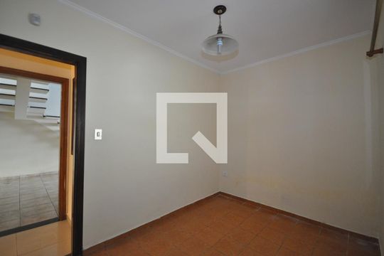 Quarto 5 de casa para alugar com 4 quartos, 360m² em Jardim Guanca, São Paulo