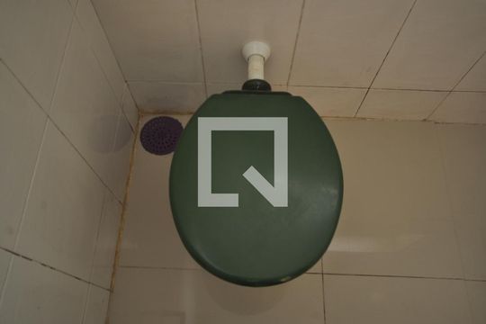Lavabo de casa para alugar com 4 quartos, 360m² em Jardim Guanca, São Paulo