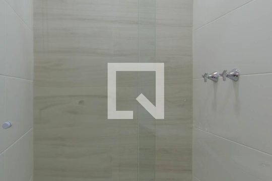 Banheiro de kitnet/studio para alugar com 1 quarto, 26m² em Ipiranga, São Paulo