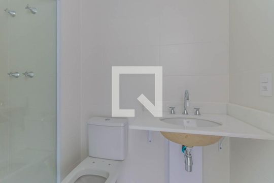 Banheiro de kitnet/studio para alugar com 1 quarto, 26m² em Ipiranga, São Paulo